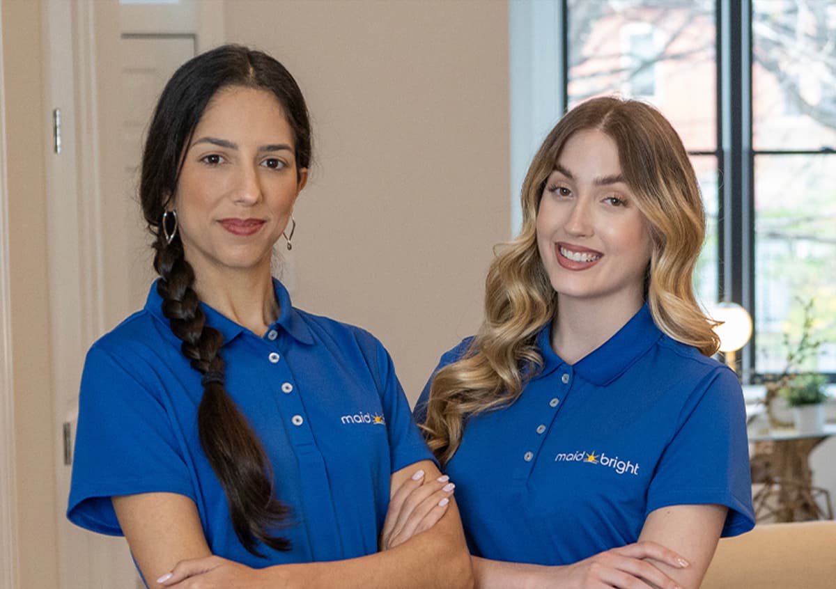 Maid-Bright-Professional-House-Cleaning-About-Hero-Girls-Smiling-Mobile